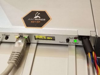 NEW Bitmain Antminer S21 XP has a SCREEN?