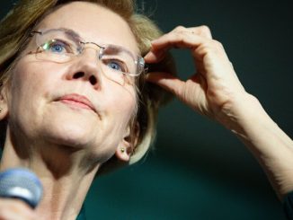 Elizabeth Warren Pledges to Work With Trump to End Debanking of Crypto Firms